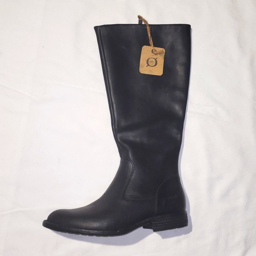 Born leather boot
